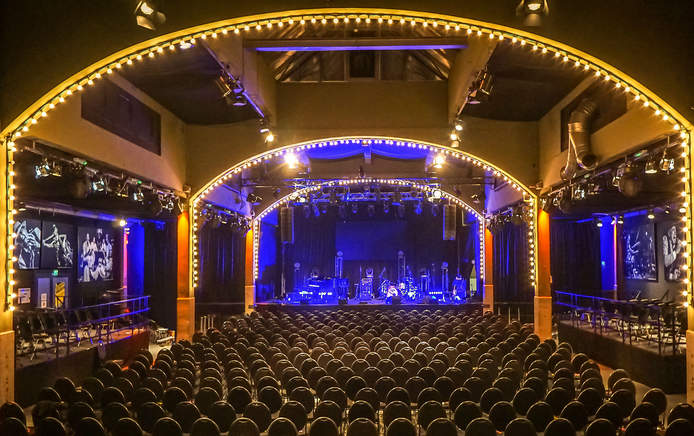 Konzertbestuhlung / Theaterbestuhlung im Erlwein Capitol